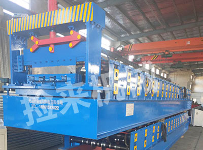 閉口樓承板設(shè)備相比開口樓承板設(shè)備有哪些優(yōu)勢(shì)?